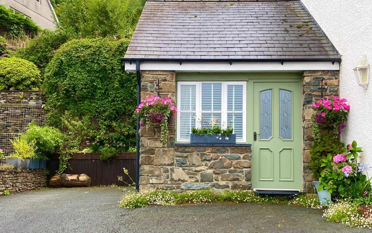 Snowdonia Snug - Studio Style Accommodation Dolgellau Exterior foto